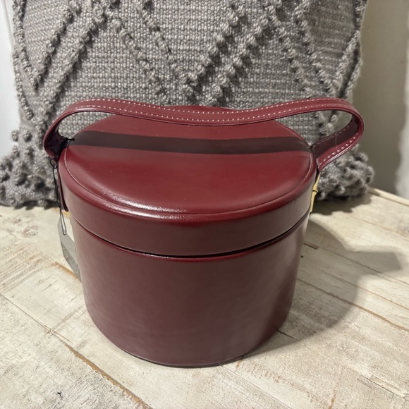 Chico’s of Germany Handbags - Vintage❤️Rare Chico’s of Germany Makeup/Jewelry Hard Travel Case